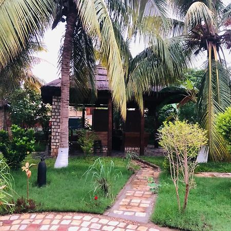 Bohobe Naboty Bed and Breakfast Toliara Eksteriør billede