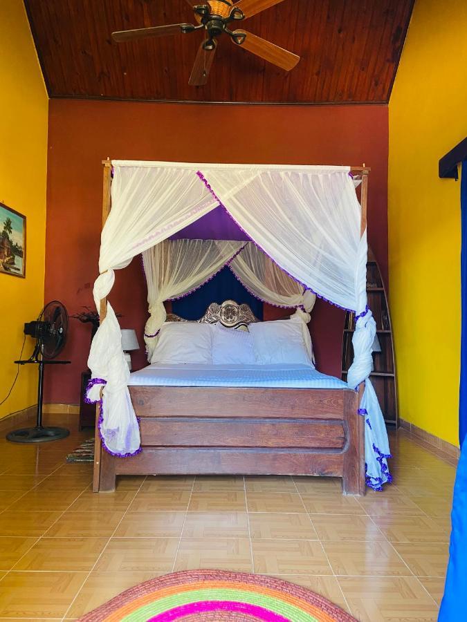 Bohobe Naboty Bed and Breakfast Toliara Eksteriør billede